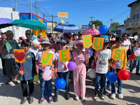 Niños y niñas de catequesis participaron con alegría en el Jubileo de la Esperanza, fortaleciendo su fe y preparación hacia los sacramentos en el Vicariato Apostólico de Petén.