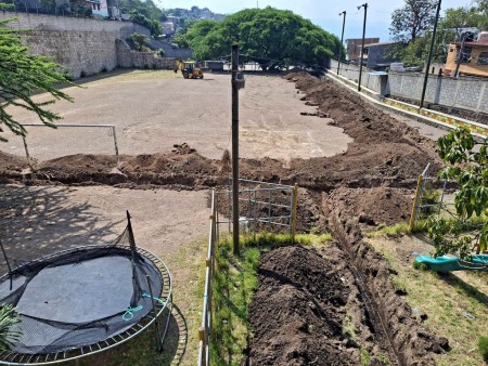 El Centro Juvenil Padre Agustín Vásquez renueva sus instalaciones para brindar una mejor atención integral a niños y jóvenes de Comayagüela. Las mejoras, gestionadas por la comunidad salesiana, impactarán positivamente en la formación, recreación y salud de los beneficiarios.