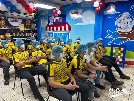Estudiantes de Electromecánica vivieron una práctica formativa en BIMBO, fortaleciendo su preparación para futuras experiencias en el sector industrial.