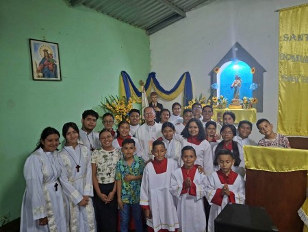 La zona Santa Margarita Bourgeoys de Comayagüela celebró a Santo Domingo Savio con rosario, eucaristía presidida por el padre Luis Ángel Gómez, y un compartir fraterno.