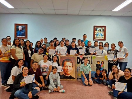 Jóvenes catequistas, coordinadores de Pastoral Juvenil y monaguillos participaron en el Taller de Salesianidad, concluyendo la primera etapa de la Escuela de Formación Salesiana en Comayagüela.