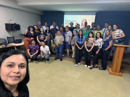 Este encuentro refuerza el valor de la reflexión y la búsqueda de esperanza, recordando que la Biblia sigue siendo fuente de inspiración y fortaleza para todos.