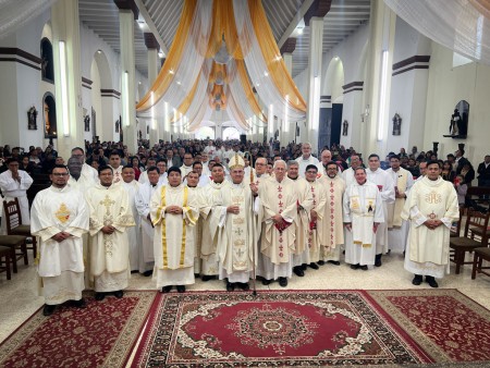 La Di&oacute;cesis de Verapaz vivi&oacute; una jornada de gracia con la ordenaci&oacute;n diaconal de cuatro nuevos servidores, celebrada en la Catedral de Cob&aacute;n.