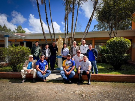 Comunicadores y Salesianos de las obras salesianas de San Pedro Carch&aacute; reunidos para fortaler el trabajo conjunto y el compromiso con la identidad y misi&oacute;n de la Misi&oacute;n Salesiana Carch&aacute;.