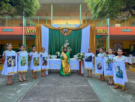 Estudiantes de la Escuela Anexa San Juan Bosco participan con devoci&oacute;n en la celebraci&oacute;n en honor a San Jos&eacute;, culminando una jornada de fe, arte y formaci&oacute;n en valores.