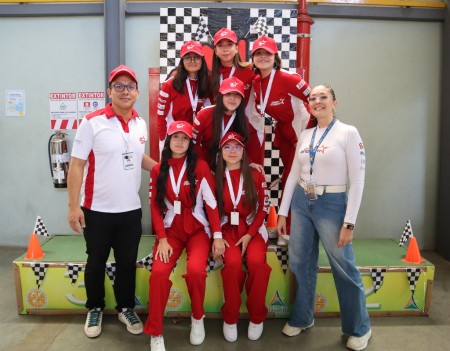 El equipo, conformado por estudiantes de CEDES Don Bosco, obtuvo el primer lugar en la categoría Entry Class, demostrando que el talento femenino impulsa con fuerza el mundo STEM.