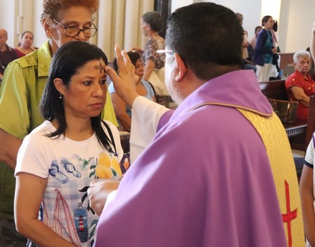 Iniciar este camino cuaresmal permite a los fieles renovar su fe, practicar la oraci&oacute;n, la caridad y la penitencia, prepar&aacute;ndose espiritualmente para vivir con mayor profundidad el misterio de la Pascua, centro de nuestra fe cat&oacute;lica.