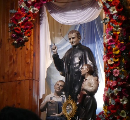 Ni&ntilde;os, j&oacute;venes y familias del Centro Salesiano Santo Domingo Savio comparten momentos de fe, juego y fraternidad durante la celebraci&oacute;n en honor a Don Bosco en Cartago.