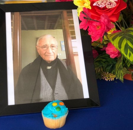 La comunidad educativa del Centro Escolar Miguel Magone celebró con cariño el legado del padre Antonio Gariglio, SDB, recordando su vida y misión con fe, gratitud y alegría salesiana.