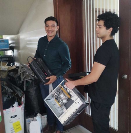 El reciclaje electrónico no solo ofrece una solución ambiental a la problemática de los residuos, sino que también fortalece el compromiso social de la ONE, UTI y OPDN, beneficiando directamente a una población vulnerable atendida por nuestras obras y fomentando un ambiente más sostenible.