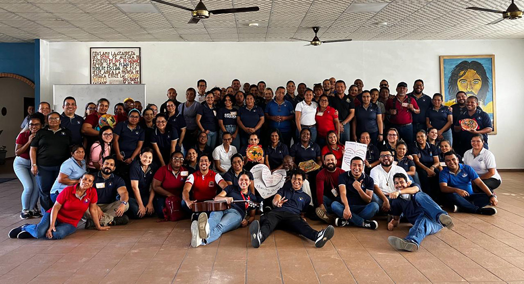 Colaboradores del Técnico Don Bosco en el retiro cuaresmal. 2024.