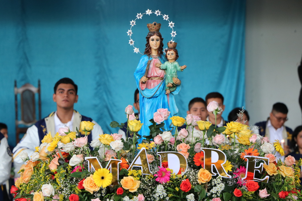 Un mes con variadas muestras de amor y devoción a María Auxiliadora se vivió en Ciudadela Don Boso. 