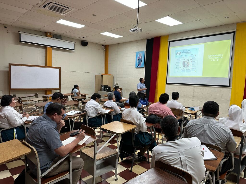Directores y representantes de las Escuelas Salesianas de El Salvador participan en una jornada de animación y planificación en el Instituto Técnico Ricaldone.