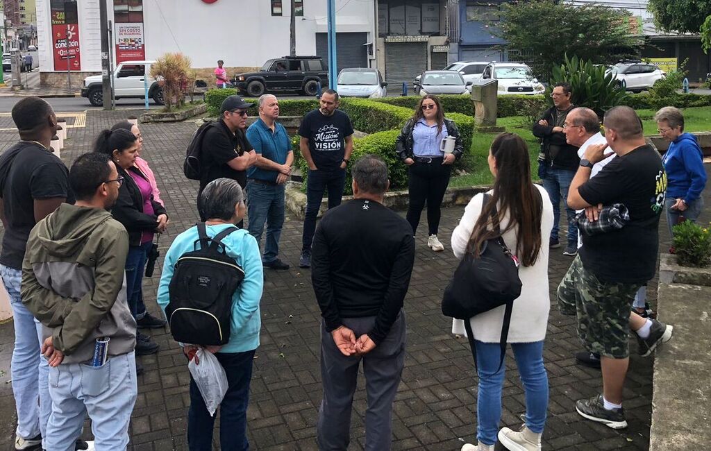 Salesianos y laicos de Cartago viven con alegría la Jornada Jubilar, unidos en oración y peregrinación hacia la Basílica de los Ángeles.