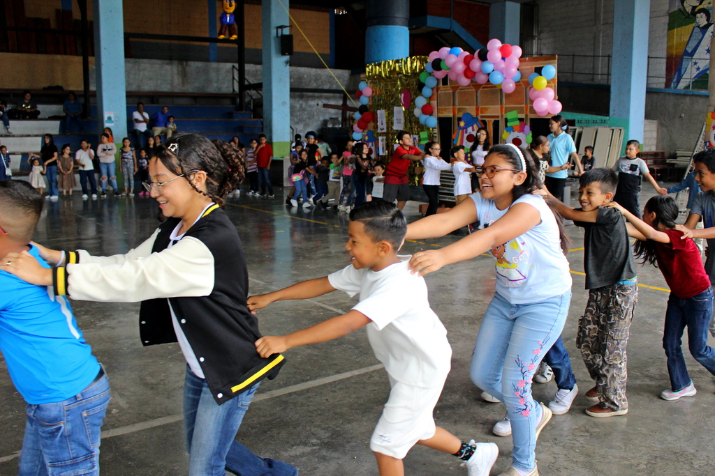 Niños de la Parroquia María Auxiliadora disfrutaron con sonrisas y entusiasmo las actividades preparadas para celebrar su día.