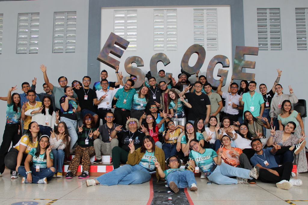 Los 18 jóvenes participantes del retiro FDS Escoge #186 en el Centro Don Bosco de Pérez Zeledón vivieron un fin de semana de reflexión, oración y alegría, fortaleciendo su fe y sentido de comunidad.