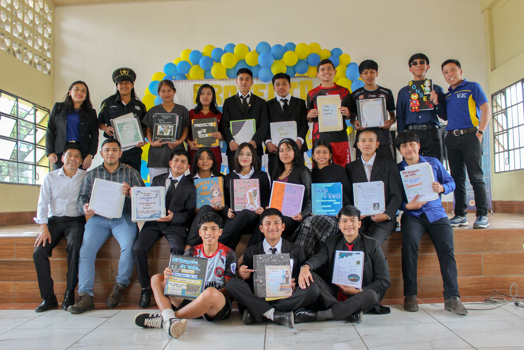 Estudiantes y docentes presentan y acompa&ntilde;an los Proyectos de Vida durante la jornada formativa en el Colegio Salesiano Don Bosco de Carch&aacute;.